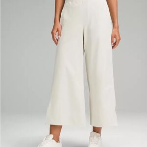 Lululemon stretch woven high rise cropped pant